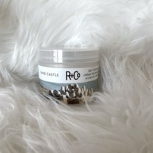 R and Co Sand Castle Dry Texture Creme